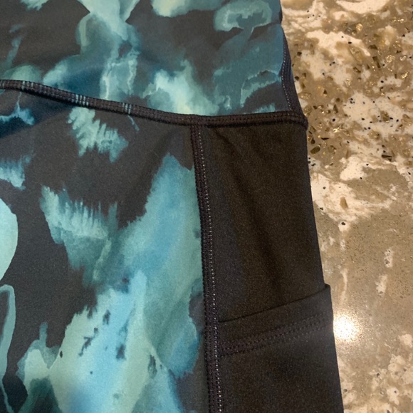 Ideology high waisted leggings with pockets. Size XXL - Picture 4 of 9